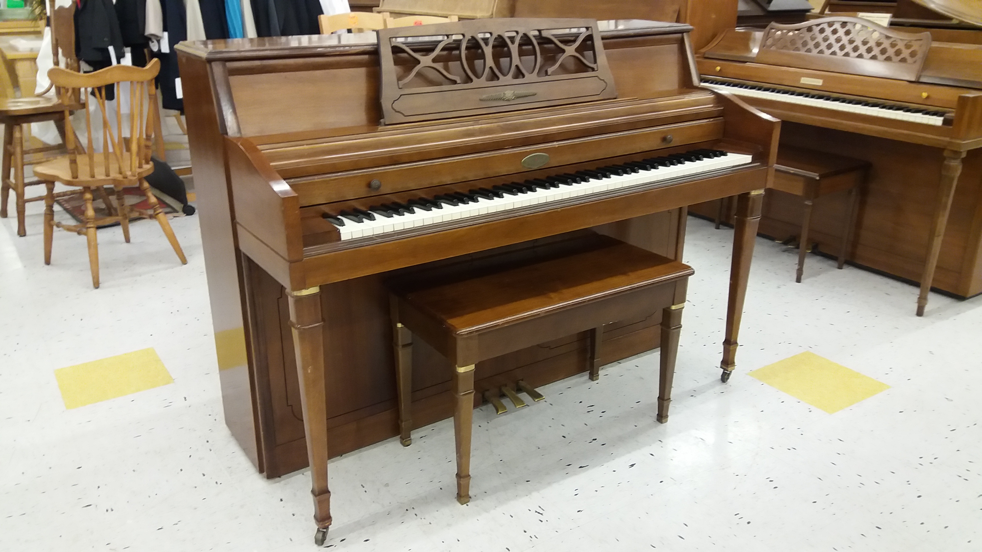 wurlitzer1237081.jpg wurlitzer1237081.jpg