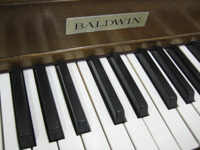 baldwin1017105_002.JPG