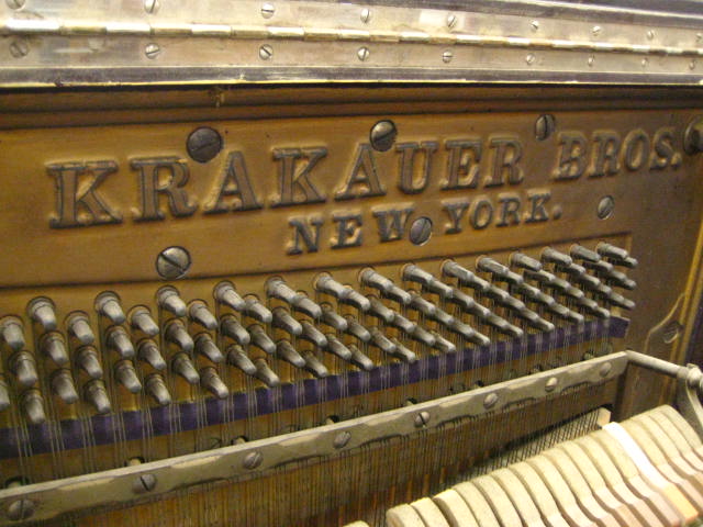 krakauer33217_002.JPG krakauer33217_002.JPG