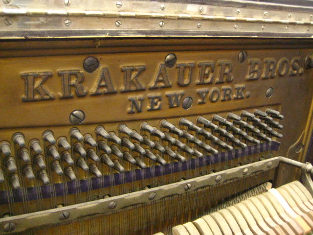 krakauer33217_002.JPG