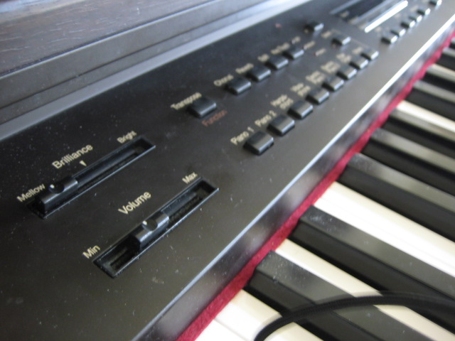 rolandHP550G_003.JPG